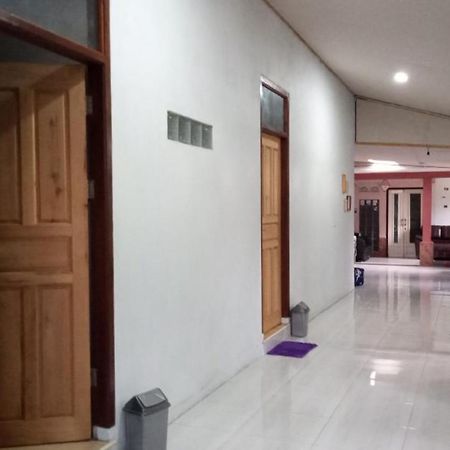 Belitung Backpacker Lägenhet Tanjung Pandan Exteriör bild