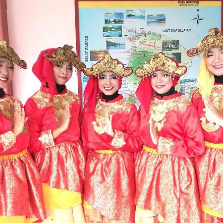 Belitung Backpacker Lägenhet Tanjung Pandan Exteriör bild