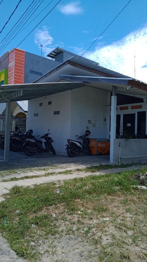 Belitung Backpacker Lägenhet Tanjung Pandan Exteriör bild