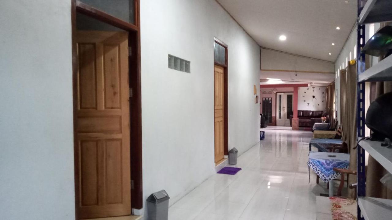 Belitung Backpacker Lägenhet Tanjung Pandan Exteriör bild