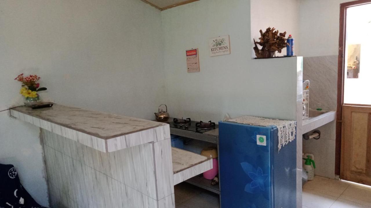 Belitung Backpacker Lägenhet Tanjung Pandan Exteriör bild