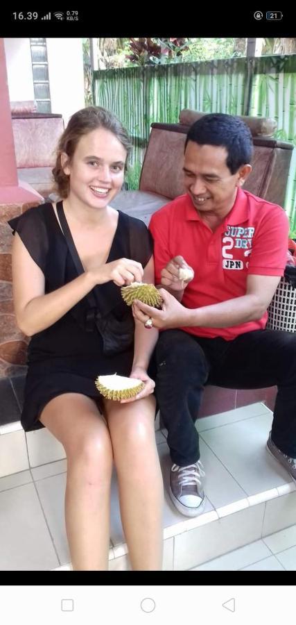 Belitung Backpacker Lägenhet Tanjung Pandan Exteriör bild