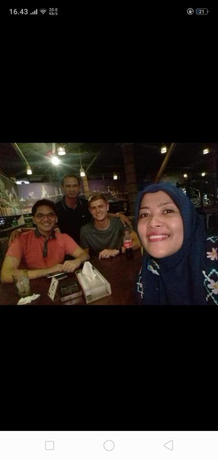 Belitung Backpacker Lägenhet Tanjung Pandan Exteriör bild