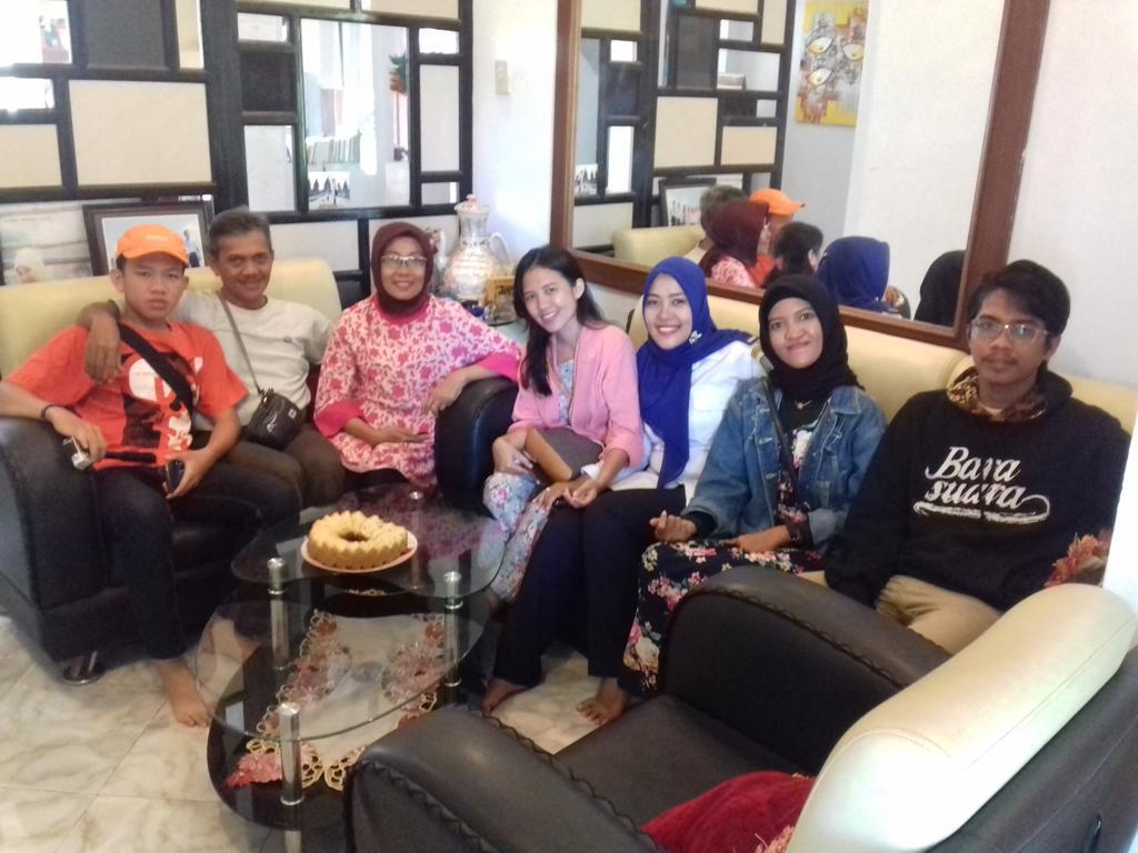 Belitung Backpacker Lägenhet Tanjung Pandan Exteriör bild
