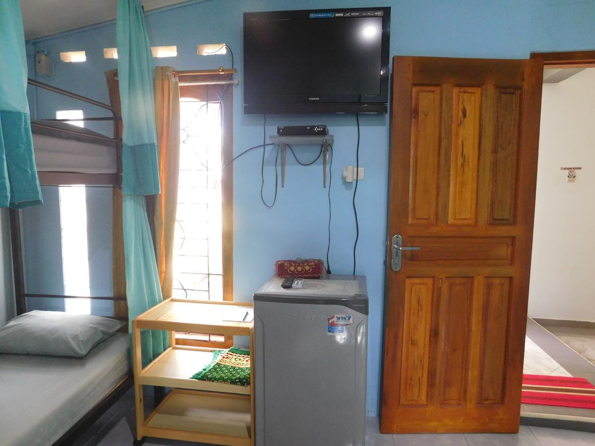Belitung Backpacker Lägenhet Tanjung Pandan Exteriör bild