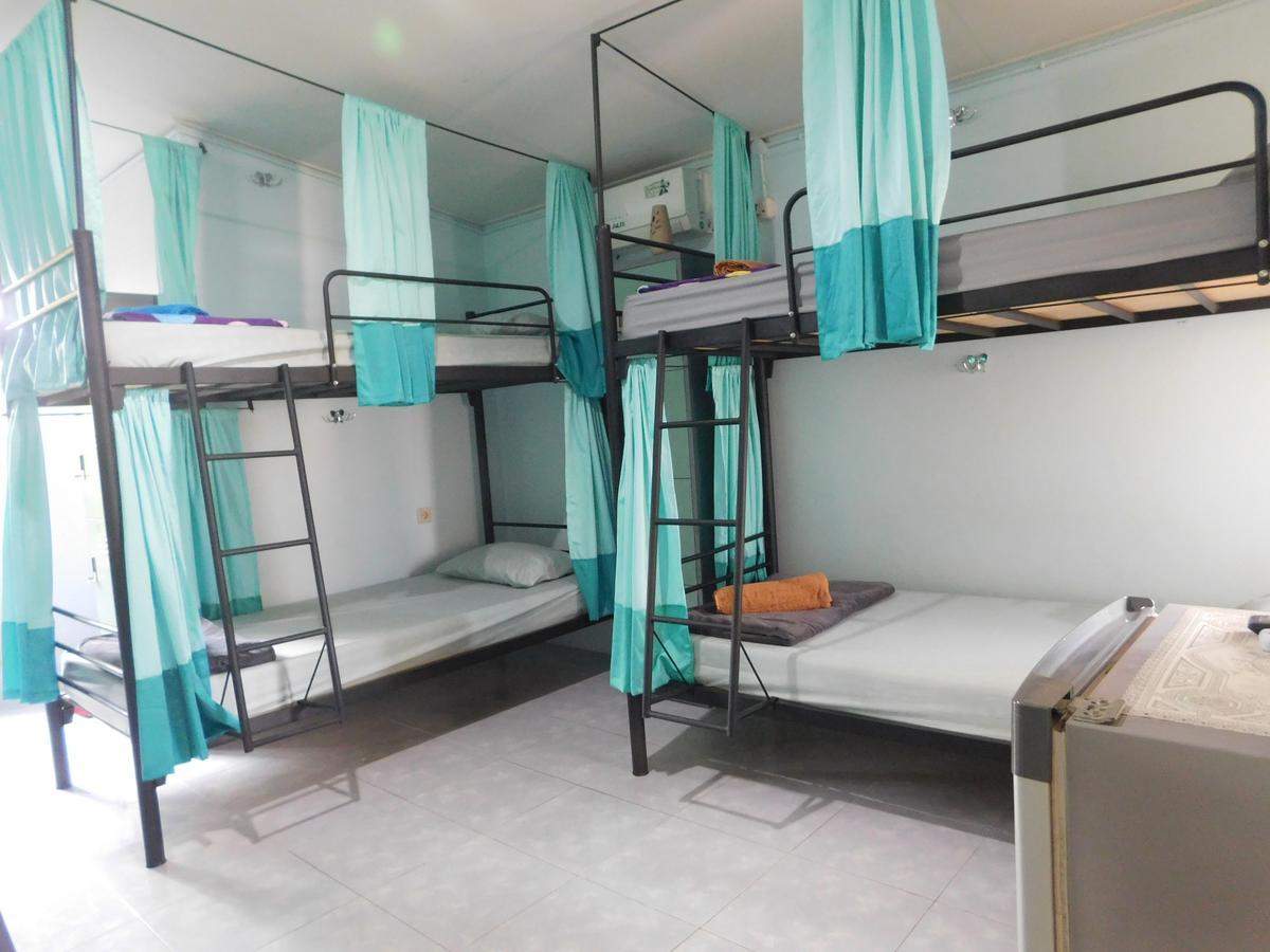 Belitung Backpacker Lägenhet Tanjung Pandan Exteriör bild