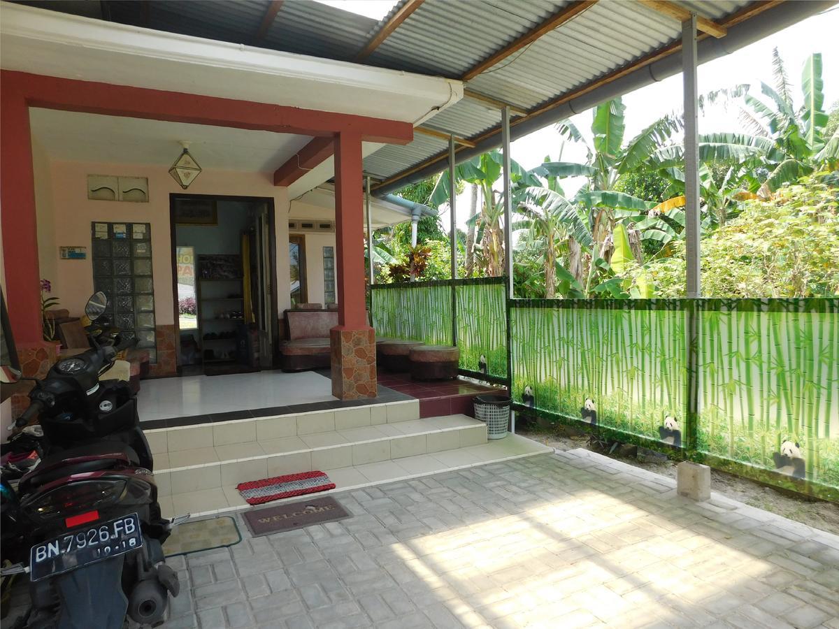 Belitung Backpacker Lägenhet Tanjung Pandan Exteriör bild