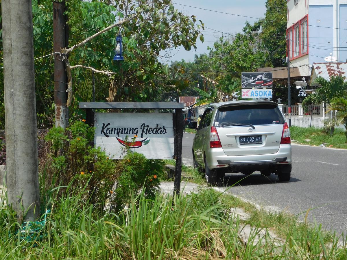 Belitung Backpacker Lägenhet Tanjung Pandan Exteriör bild