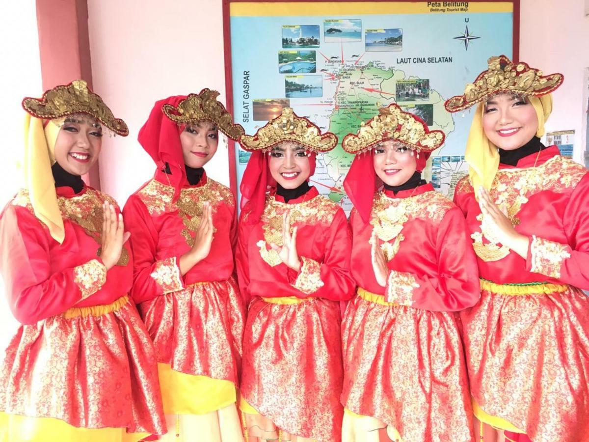 Belitung Backpacker Lägenhet Tanjung Pandan Exteriör bild