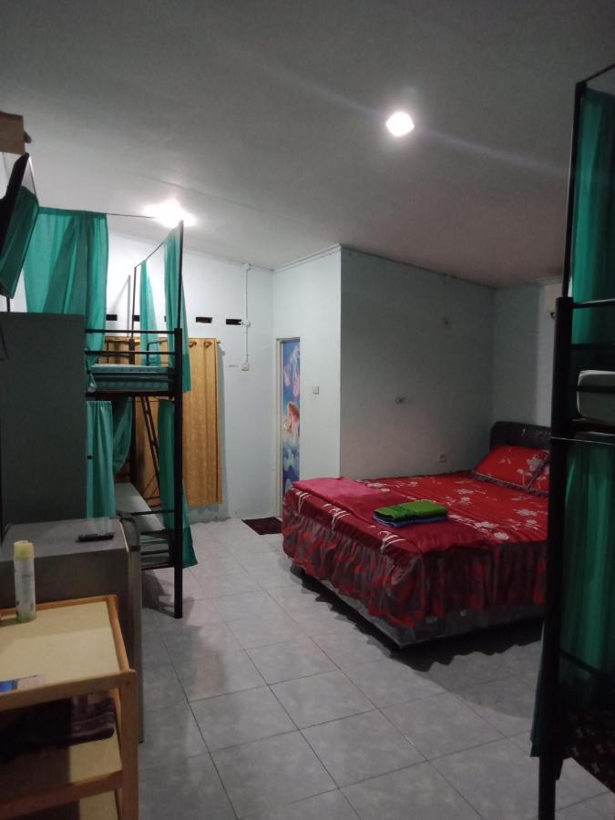 Belitung Backpacker Lägenhet Tanjung Pandan Exteriör bild