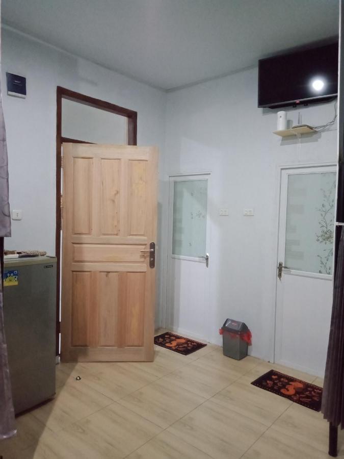 Belitung Backpacker Lägenhet Tanjung Pandan Exteriör bild