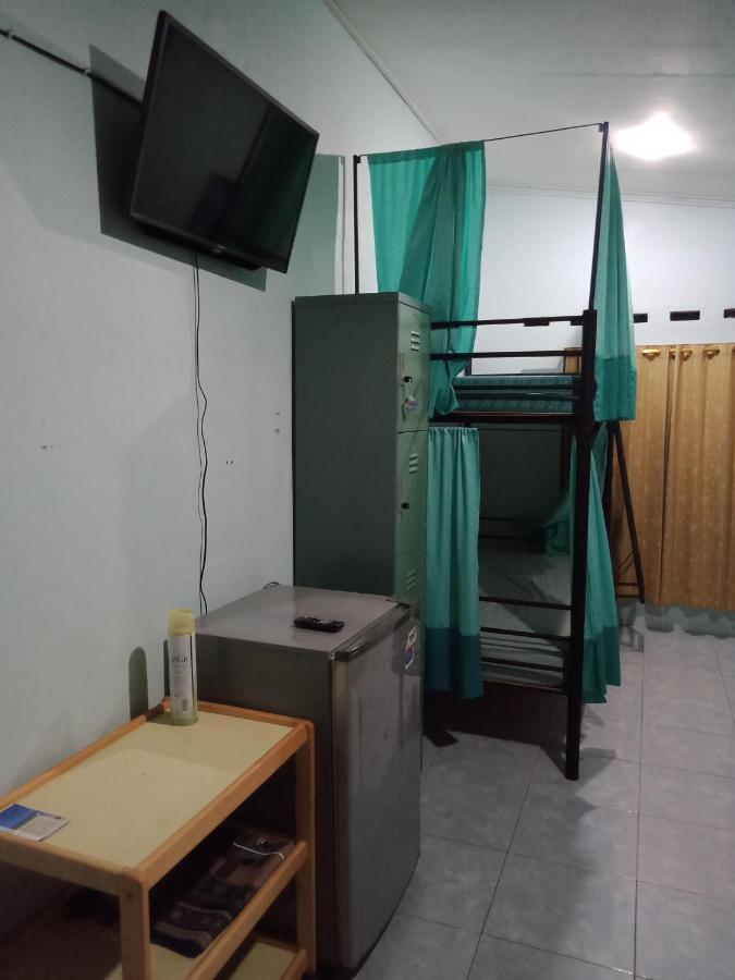 Belitung Backpacker Lägenhet Tanjung Pandan Exteriör bild